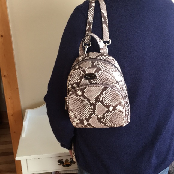 🐍LAST ONE🐍 NWT Michael Kors Abbey XS Backpack - Picture 4 of 7
